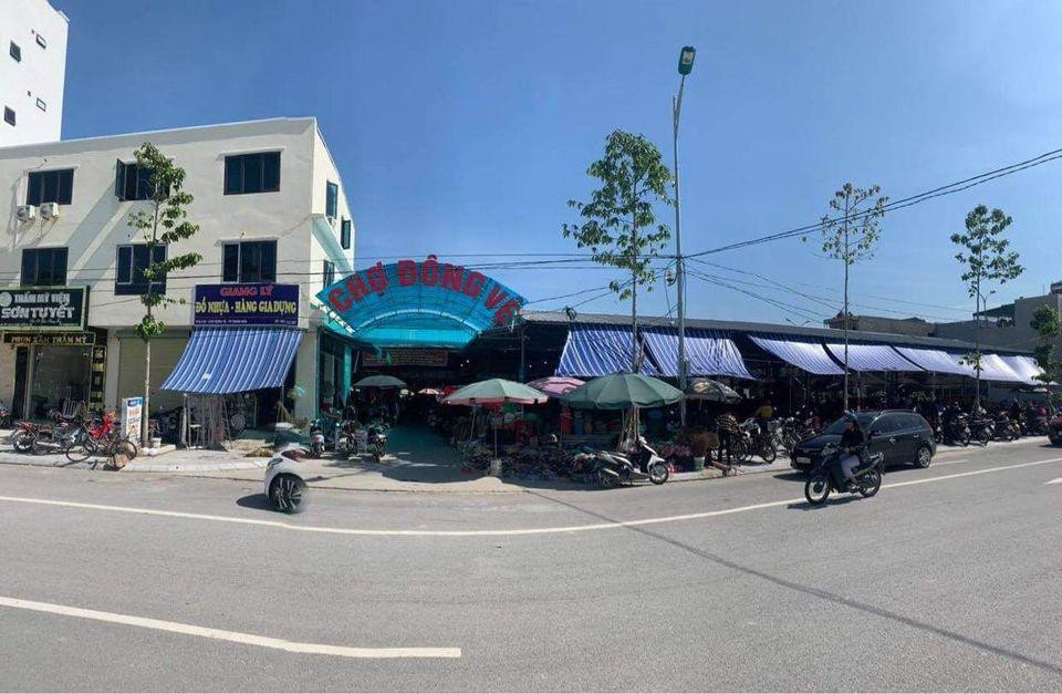 Khu chợ lụp xụp ở khu đô thị xanh phường Đông Vệ, TP Thanh Hoá đặt ra nhiều nghi vấn về việc phê duyệt thiết kế của cơ quan chức năng.