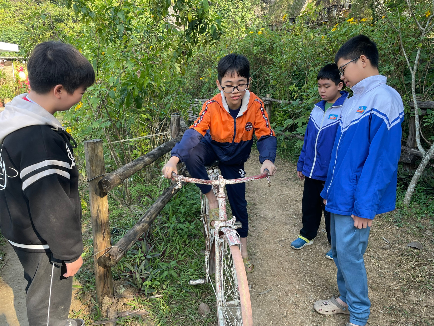 Học sinh Trường THCS Trần Mai Ninh (TP Thanh Hoá) tham gia các hoạt động trải nghiệm trong dịp nghỉ lễ. Học sinh Trường THCS Trần Mai Ninh (TP Thanh Hoá) tham gia các hoạt động trải nghiệm trong dịp nghỉ lễ.