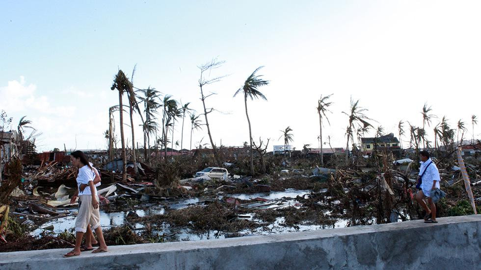 Cảnh hoang tàn, đổ nát là những gì còn lại sau cơn bão 