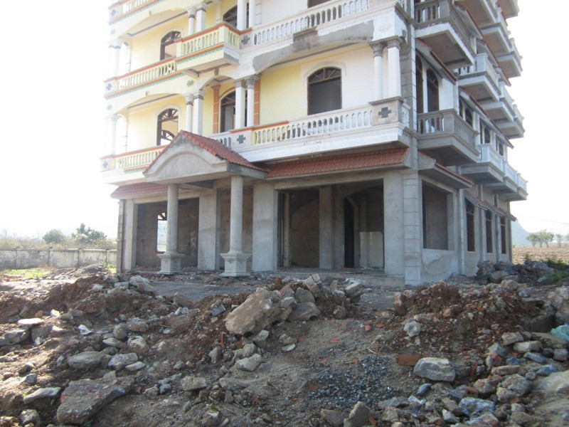 Căn nhà 7 tầng của Tàng vẫn đang được xây dựng dở dang