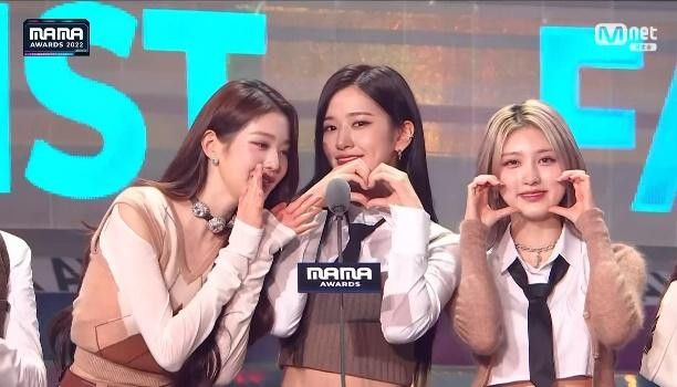 Ngày 28/11, IVE đã được chọn là 'Nghệ sĩ mới được yêu thích nhất' tại MAMA Awards 2022 được tổ chức tại Kyocera Dome, Osaka, Nhật Bản.