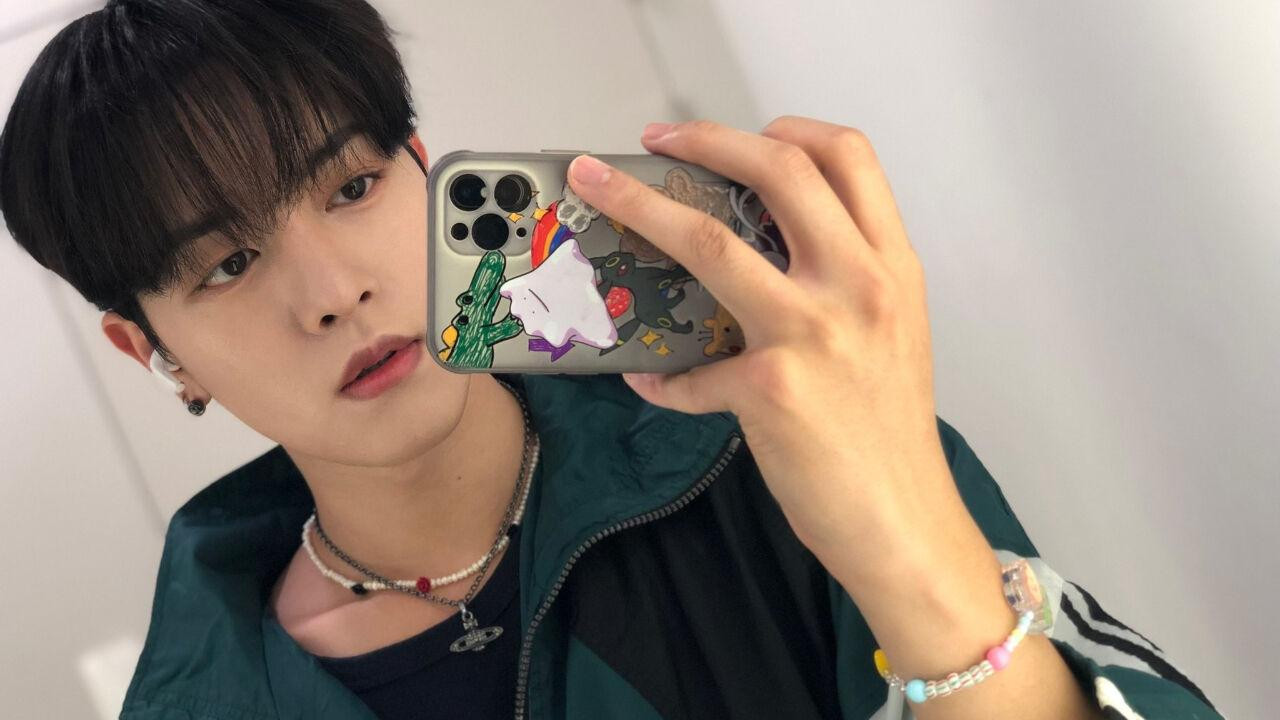 RBW, công ty chủ quản của ONEUS, lên tiếng: “Trước hết, tôi xin chân thành cảm ơn người hâm mộ và thông báo với các bạn rằng chúng tôi đang kiểm tra chặt chẽ sự thật về các bài đăng liên quan đến Ravn. Chúng tôi cũng hứa sẽ cố gắng hết sức để nắm bắt rõ ràng mọi sự việc. Nếu tuyên bố của người phát tán nó là sai sự thật, không có cơ sở rõ ràng, chúng tôi sẽ có hành động mạnh mẽ thông qua công ty luật phụ trách". RBW, công ty chủ quản của ONEUS, lên tiếng: “Trước hết, tôi xin chân thành cảm ơn người hâm mộ và thông báo với các bạn rằng chúng tôi đang kiểm tra chặt chẽ sự thật về các bài đăng liên quan đến Ravn. Chúng tôi cũng hứa sẽ cố gắng hết sức để nắm bắt rõ ràng mọi sự việc. Nếu tuyên bố của người phát tán nó là sai sự thật, không có cơ sở rõ ràng, chúng tôi sẽ có hành động mạnh mẽ thông qua công ty luật phụ trách".