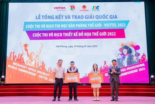 Trao giải Nhất MOSWC.