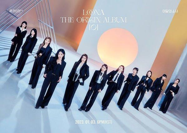 LOONA sẽ phát hành album mới vào ngày 3/1 năm sau, một ngày sau màn comeback của New Jeans. Tên của album mới là The Origin Album: 0. Đó là một tiêu đề có phần ý nghĩa vì nó phù hợp với hoàn cảnh mà LOONA đang trải qua lúc này. Công ty quản lý cũng giới thiệu về album của nhóm là "album thông báo về một khởi đầu mới." Sau khi ra mắt vào năm 2018, LOONA là nhóm nhạc nhận được nhiều sự yêu mến cả trong và ngoài nước với tư cách "đại diện của nhóm nhạc nữ thế hệ thứ tư". Họ sở hữu những màn trình diễn vũ đạo mạnh mẽ cùng thể loại âm nhạc "vui tai và mãn nhãn". Tuy nhiên, cộng đồng mạng đang đổ dồn về phía nhóm nhạc nữ này với ánh nhìn lo lắng hơn bao giờ hết. Điều này là do vấn đề nảy sinh sau khi thành viên Chuu rời nhóm bị đẩy lên cao trào ở khía cạnh tiêu cực quá 'nóng'.