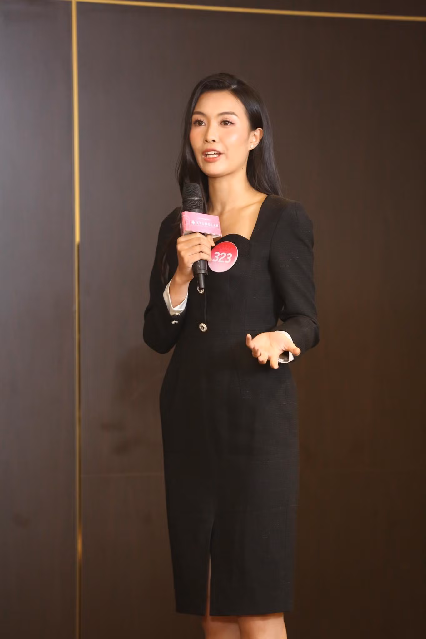 Nguyễn Thị Thanh Tâm trình bày chủ đề “Trẻ em”.