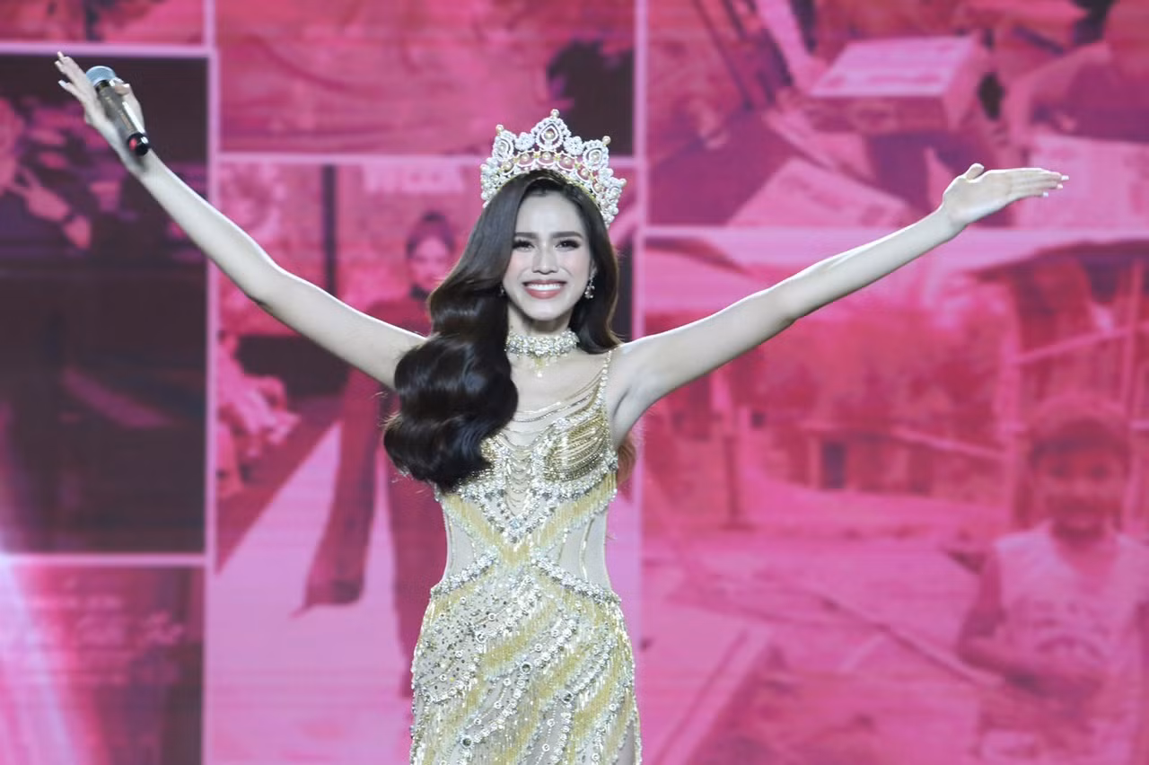 Hình ảnh Hoa hậu Đỗ Thị Hà trong màn final walk kết thúc nhiệm kỳ.