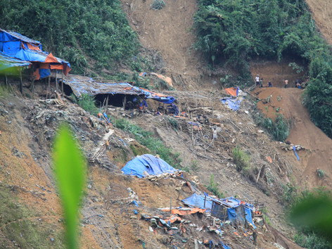 Bãi vàng "thổ phỉ” luôn tiềm ẩn nguy cơ chết người. Bãi vàng