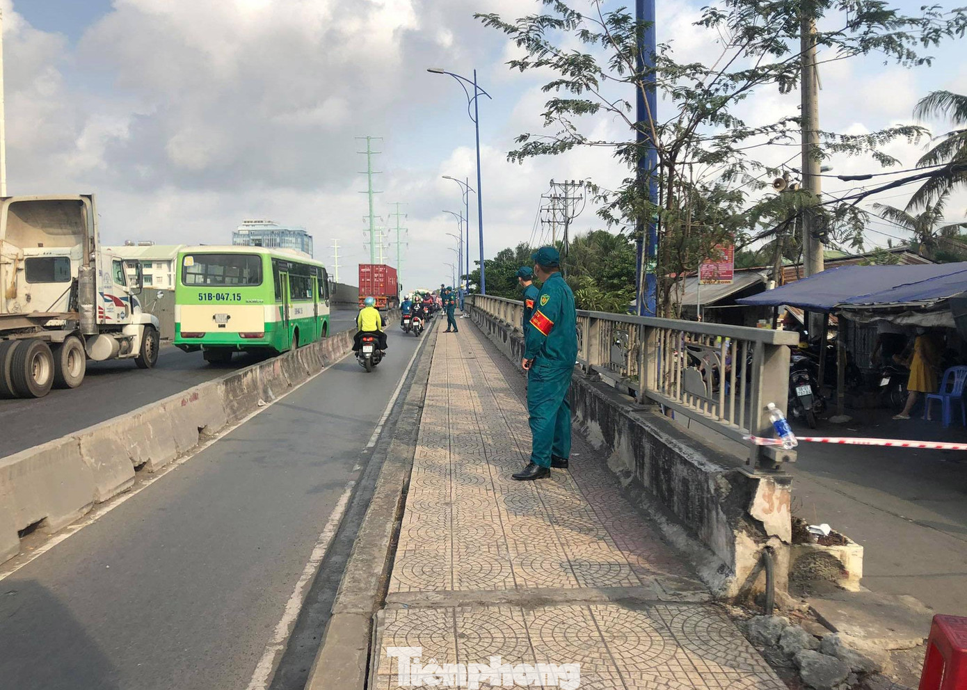 Được biết, căn nhà bị cháy là nơi ở của gia đình 3 thế hệ gồm 7 thành viên.