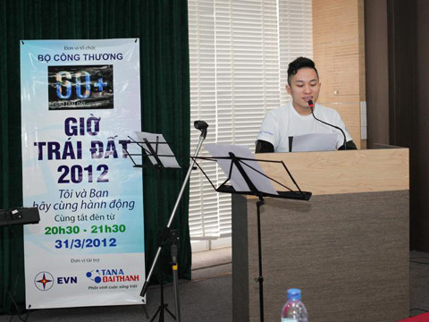 Đại sứ Tùng Dương có buổi giao lưu với các sinh viên trường Đại học Xây dựng Hà Nội