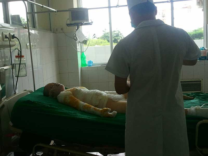 Nạn nhân đang được điều trị trong bệnh viên