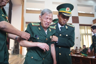 Từng chiến đấu tại chiến trường Điện Biên Phủ, Đại tá, cựu chiến binh Hoàng Tấn (88 tuổi) rất đau đớn và xót xa trước sự ra đi của Đại tướng