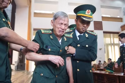 Từng chiến đấu tại chiến trường Điện Biên Phủ, Đại tá, cựu chiến binh Hoàng Tấn (88 tuổi) rất đau đớn và xót xa trước sự ra đi của Đại tướng