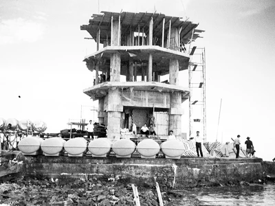 Đèn biển Tiên Nữ, một trong những công trình do Ban Biển Đông thực hiện đang trong quá trình xây dựng