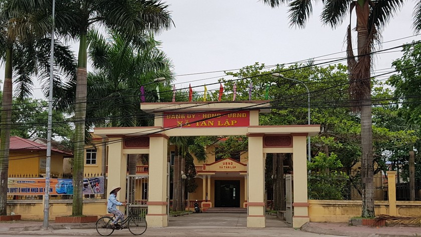 Đối với kiến nghị của người dân, chính quyền địa phương cũng đã nhiều lần có báo cáo bằng văn bản lên cấp trên về đề xuất chuyển đổi mục đích sử dụng khu đất dịch vụ Tân Tây Đô. Tuy nhiên, quyết định cuối cùng thuộc về cấp trên chứ UBND xã không đủ thẩm quyền, ông Học chia sẻ.