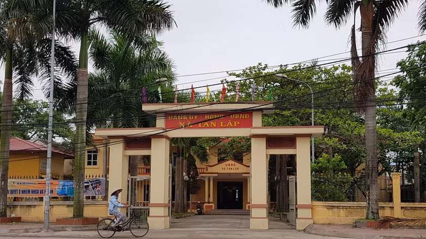 Đối với kiến nghị của người dân, chính quyền địa phương cũng đã nhiều lần có báo cáo bằng văn bản lên cấp trên về đề xuất chuyển đổi mục đích sử dụng khu đất dịch vụ Tân Tây Đô. Tuy nhiên, quyết định cuối cùng thuộc về cấp trên chứ UBND xã không đủ thẩm quyền, ông Học chia sẻ.