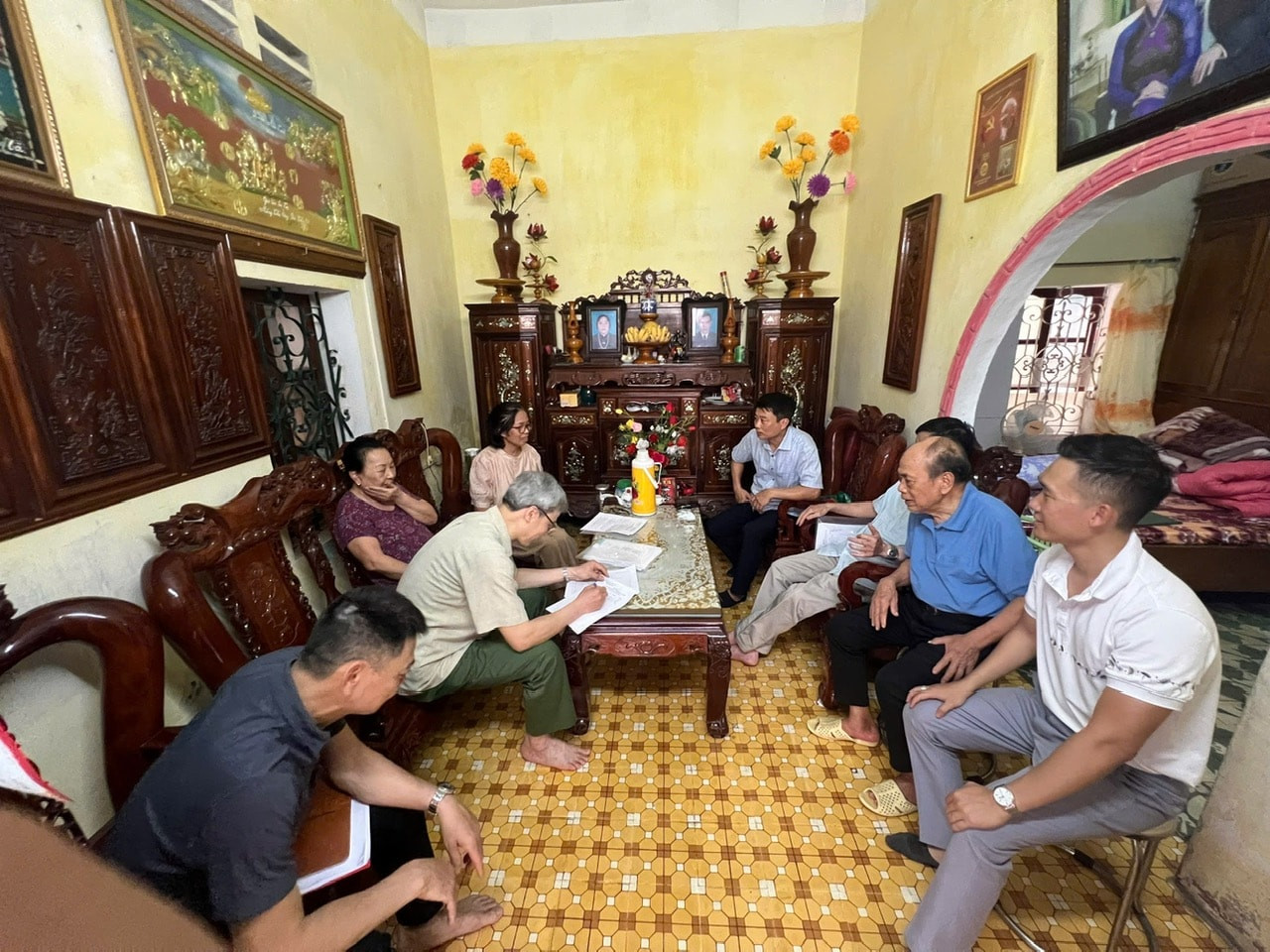 Các quận huyện trên địa bàn thành phố lấy ý kiến nhân dân về phương án sắp xếp đơn vị hành chính cấp xã và tên gọi đơn vị hành chính mới.