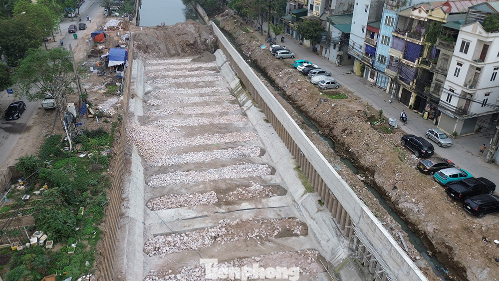 Trong trường hợp các hộ còn lại không bàn giao mặt bằng, UBND quận Hà Đông sẽ tổ chức đợt cưỡng chế thứ 6 để thu hồi đất để thực hiện dự án. Trong trường hợp các hộ còn lại không bàn giao mặt bằng, UBND quận Hà Đông sẽ tổ chức đợt cưỡng chế thứ 6 để thu hồi đất để thực hiện dự án.