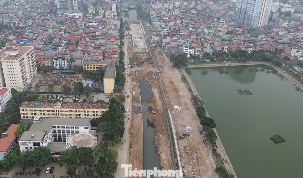 Đó là thông tin được đại diện Ban Duy tu các công trình nông nghiệp và Phát triển nông thôn (Sở NN&MT Hà Nội) trao đổi với PV Tiền Phong ngày 11/4 về tiến độ Dự án Cải thiện hệ thống tiêu thoát nước khu vực phía Tây Hà Nội (Trạm bơm tiêu Yên Nghĩa). Đó là thông tin được đại diện Ban Duy tu các công trình nông nghiệp và Phát triển nông thôn (Sở NN&MT Hà Nội) trao đổi với PV Tiền Phong ngày 11/4 về tiến độ Dự án Cải thiện hệ thống tiêu thoát nước khu vực phía Tây Hà Nội (Trạm bơm tiêu Yên Nghĩa).
