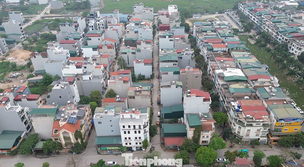 Sau khi được chia đất, người dân đã xây nhà, dọn về đây sinh sống, kinh doanh. Thửa đất của các gia đình tại khu vực này cũng đã được cơ quan chức năng cấp Giấy chứng nhận quyền sử dụng đất.