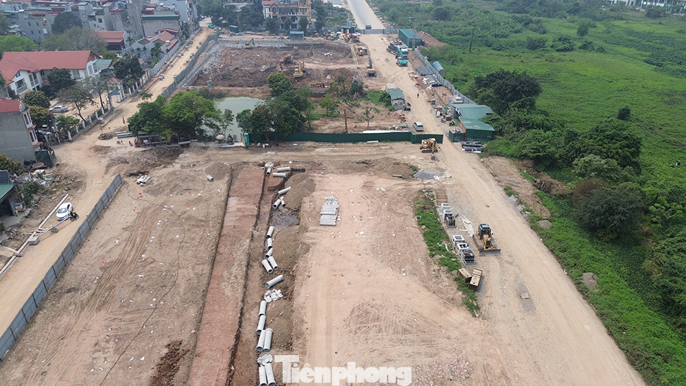 Được biết, từ vài năm trước nhiều môi giới đã rao bán căn hộ tại dự án nhà ở xã hội Rice Long Châu với mức chênh từ 50 triệu đồng đến vài trăm triệu đồng. Trong đó, không ít khách hàng đã đặt tiền để giữ chỗ. Được biết, từ vài năm trước nhiều môi giới đã rao bán căn hộ tại dự án nhà ở xã hội Rice Long Châu với mức chênh từ 50 triệu đồng đến vài trăm triệu đồng. Trong đó, không ít khách hàng đã đặt tiền để giữ chỗ.