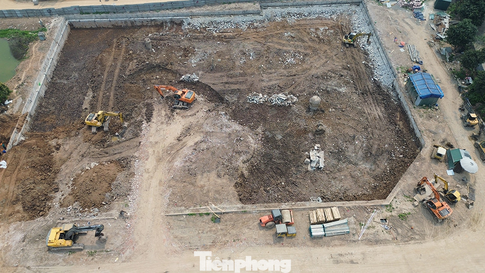 Hiện tại, chủ đầu tư đang tập trung máy móc thi công hạ tầng móng. Chủ đầu tư cho biết, khi đủ điều kiện nhận hồ sơ mua nhà ở xã hội sẽ thông báo trên website của công ty và Sở Xây dựng. Hiện tại, chủ đầu tư đang tập trung máy móc thi công hạ tầng móng. Chủ đầu tư cho biết, khi đủ điều kiện nhận hồ sơ mua nhà ở xã hội sẽ thông báo trên website của công ty và Sở Xây dựng.