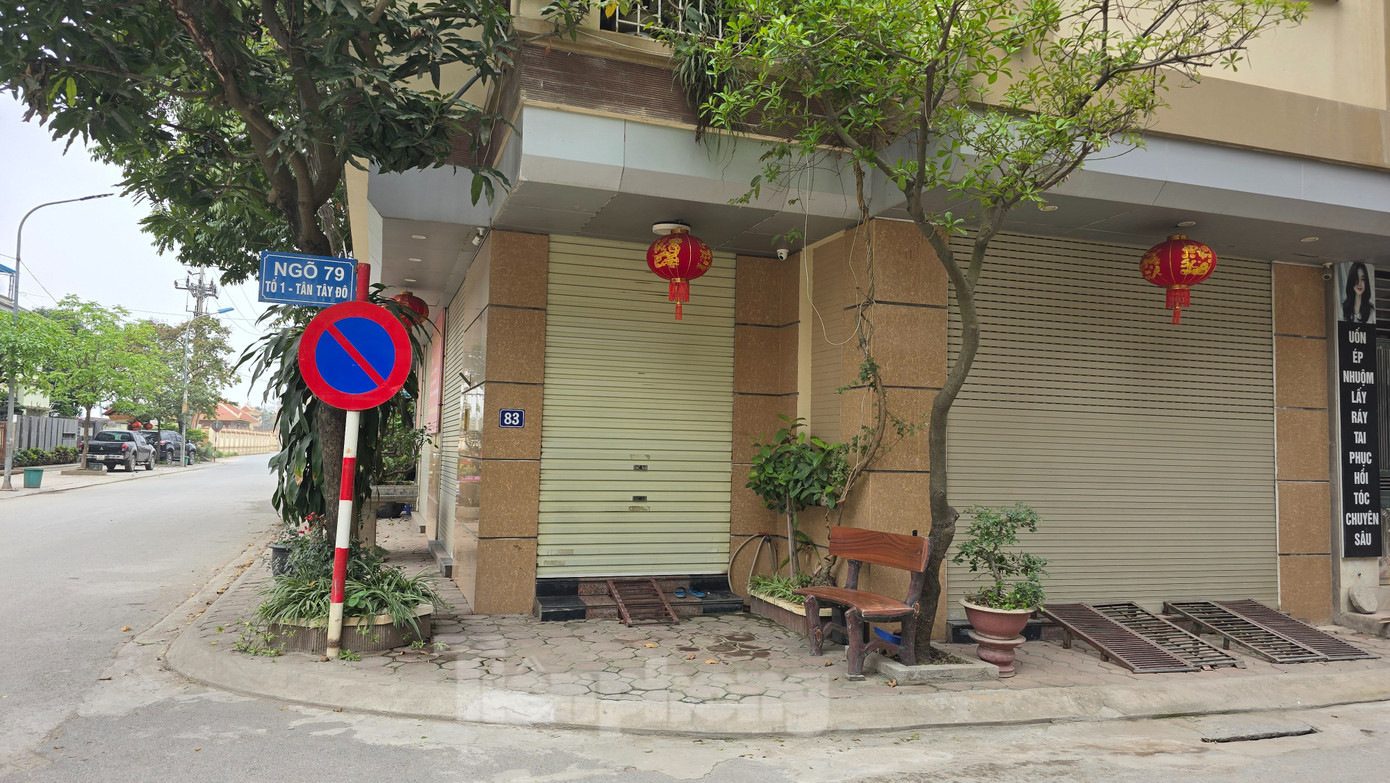 Bên cạnh đó, việc không được tạm trú đã khiến con, cháu của người dân bị ảnh hưởng đến việc học. "Dù không được tạm trú, nhưng tất cả các khoản đóng góp của địa phương chúng tôi đều thực hiện đầy đủ", ông Công chia sẻ.