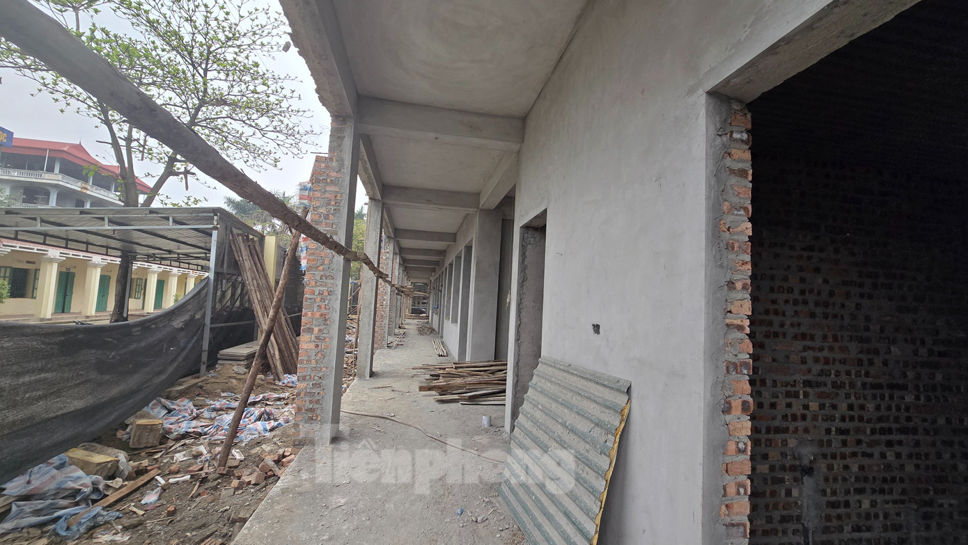 Về trách nhiệm các tổ chức, cá nhân liên quan, ông Hà cho biết Đoàn kiểm tra của huyện đang làm việc về nội dung này. Trách nhiệm của ai, xử lý như thế nào, UBND xã sẽ thực hiện theo kết luận.