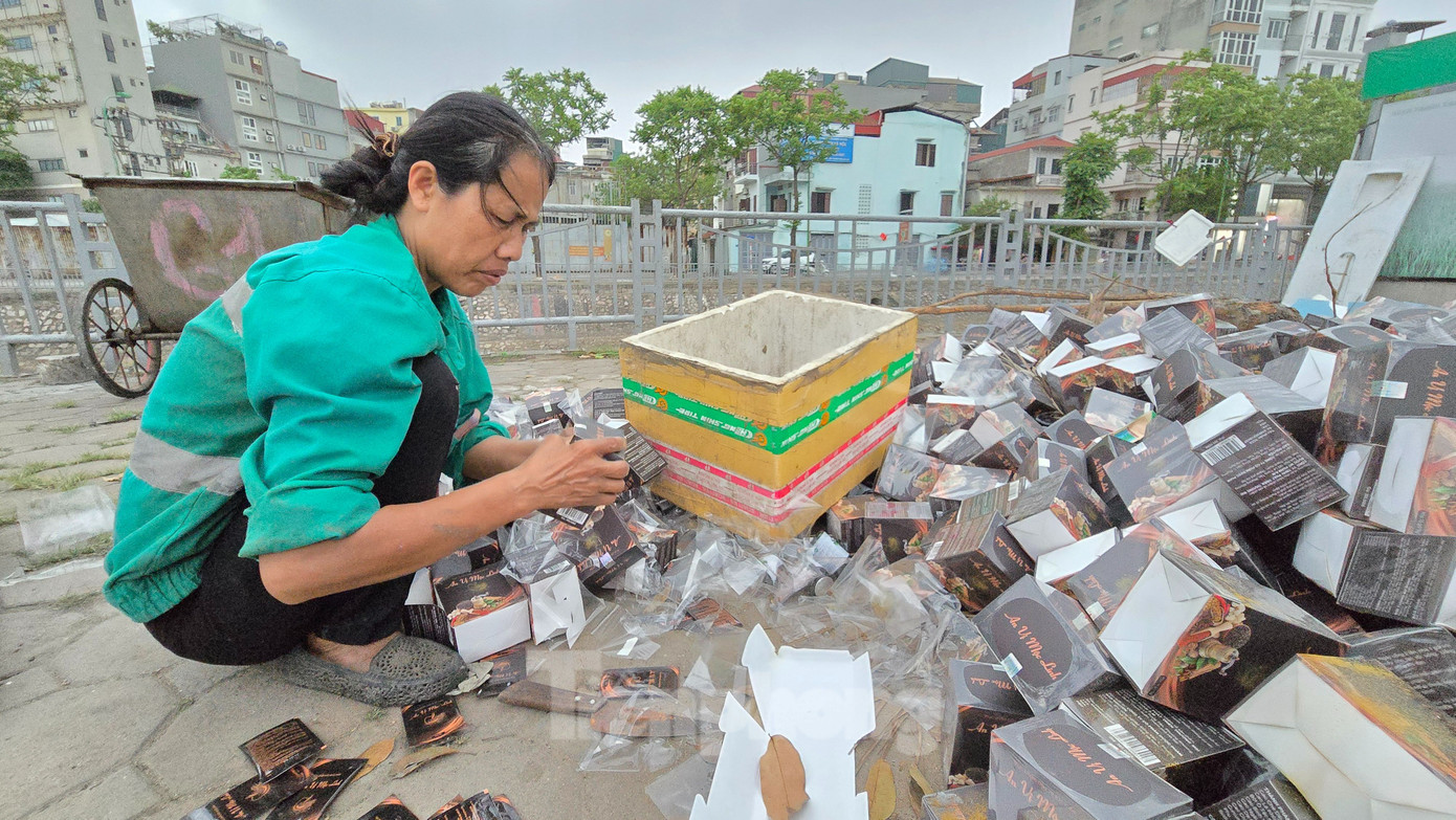 Hành vi vứt rác thải bừa bãi trên vỉa hè, lòng đường sẽ bị phạt đến 4 triệu đồng
