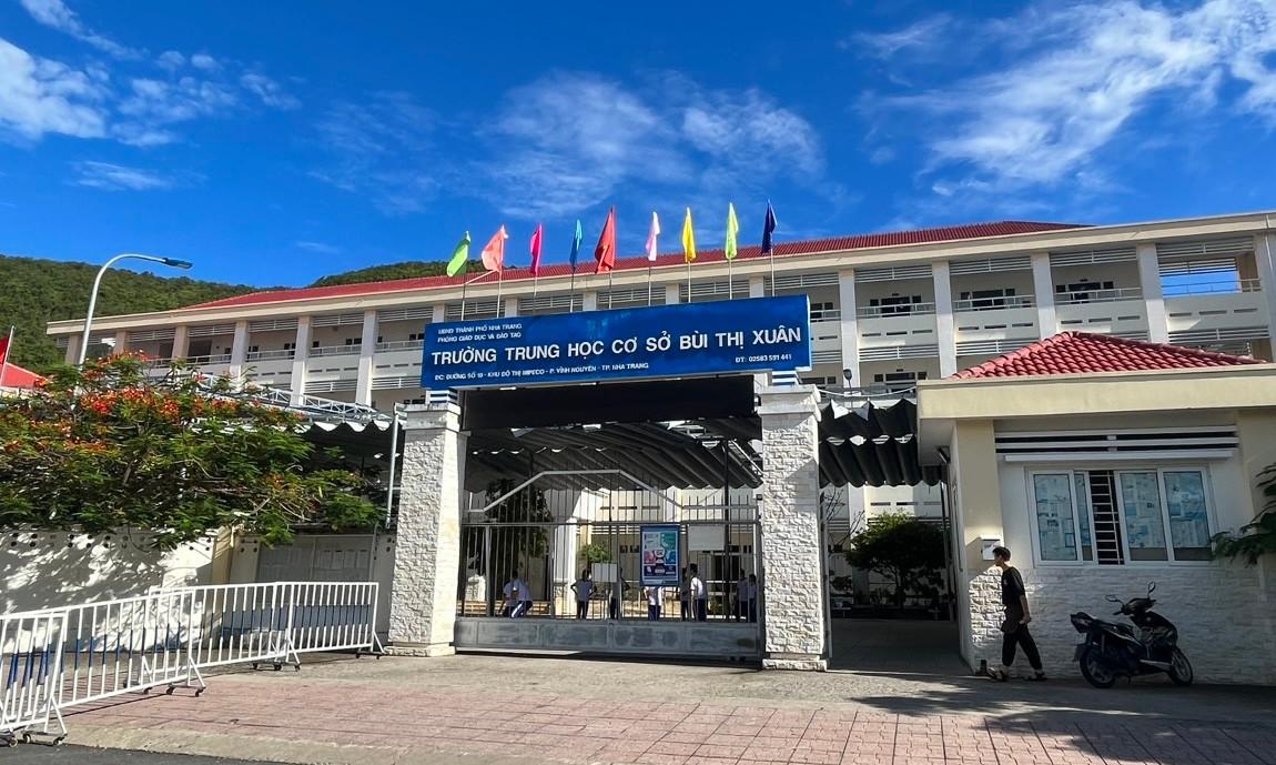 Trường THCS Bùi Thị Xuân - nơi nữ sinh T.M đang theo học. Ảnh: L.H.