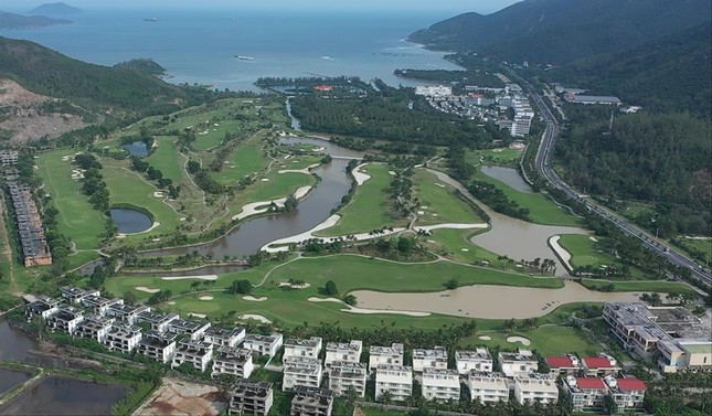 Khu vực sân golf tại dự án Sông Lô Nha Trang. Ảnh: L.H. Khu vực sân golf tại dự án Sông Lô Nha Trang. Ảnh: L.H.
