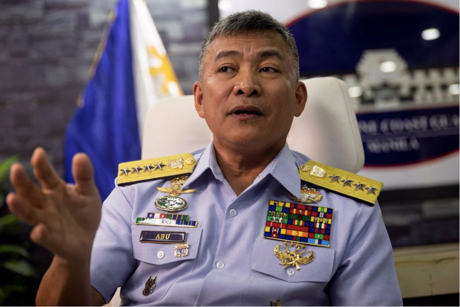 Tư lệnh lực lượng bảo vệ bờ biển Philippines. (Ảnh: Reuters) Tư lệnh lực lượng bảo vệ bờ biển Philippines. (Ảnh: Reuters)