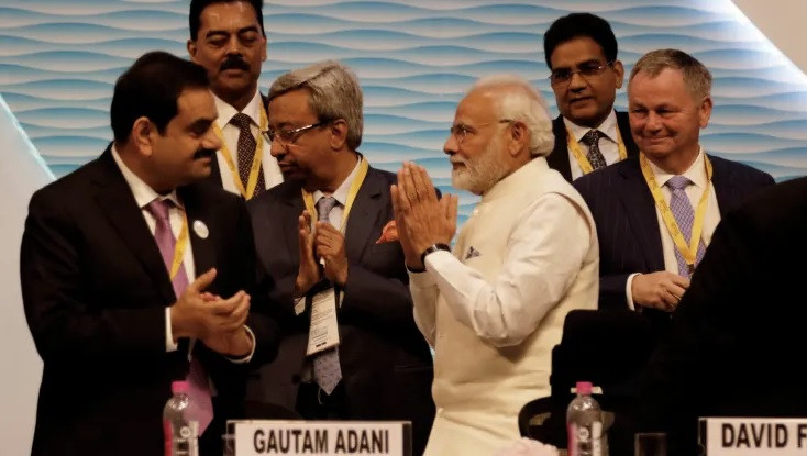 Thủ tướng Ấn Độ Narendra Modi và tỷ phú Gautam Adani cùng dự một sự kiện năm 2019. (Ảnh: Getty) Thủ tướng Ấn Độ Narendra Modi và tỷ phú Gautam Adani cùng dự một sự kiện năm 2019. (Ảnh: Getty)