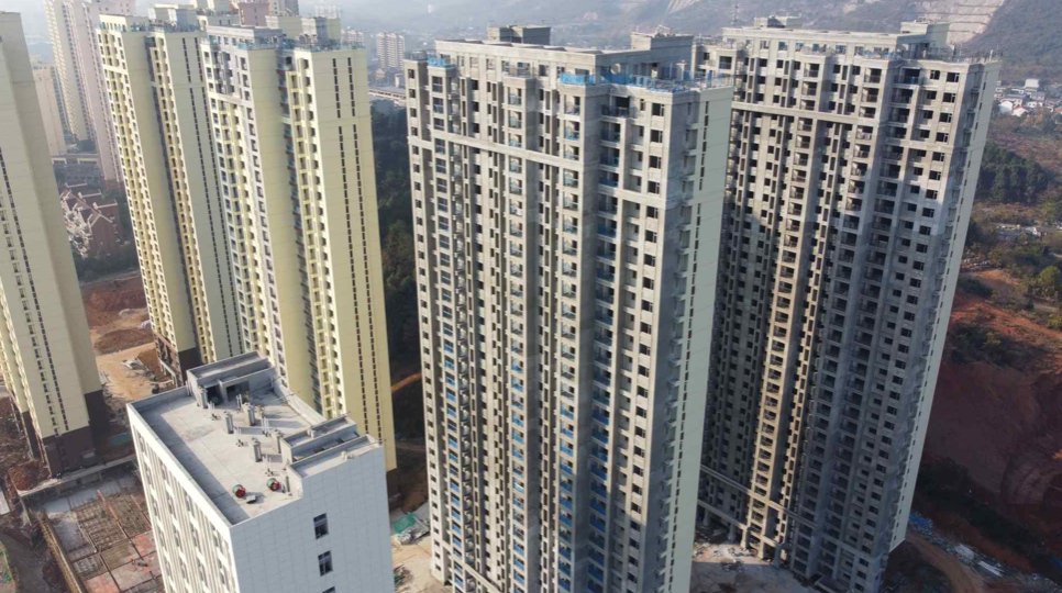 Những toà nhà &quot;ma&quot; bị bỏ không trên khắp Trung Quốc. (Ảnh: Nikkei)