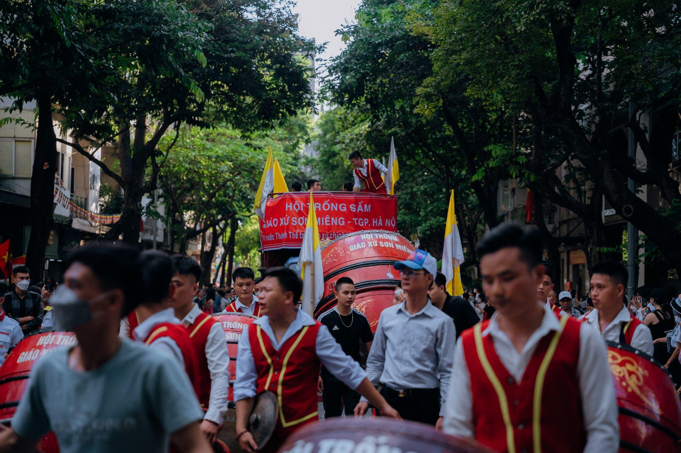 Hội trống tham gia cuộc rước kiệu. Ảnh: TGP