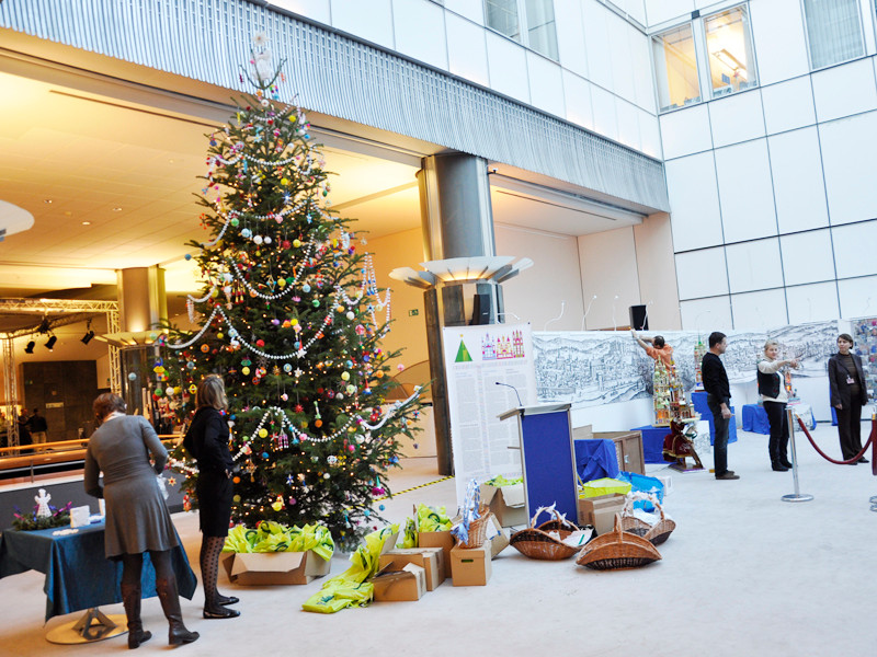 Một trong số những cây thông Noel do Ba Lan dựng trong Tòa nhà Nghị viện châu Âu ở Bruxelles