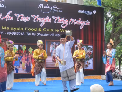 Pha trà điệu nghệ