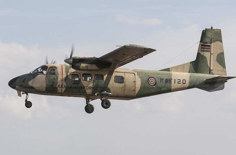 Ngoài cái tiếng là “kẻ quấy rối” Quân Phòng vệ trên không Nhật Bản (JASDF). Ở Trung Quốc, Y-12 được xem là một trong những sản phẩm xuất khẩu thành công nhất của ngành công nghiệp hàng không nước này. Hiện nay có khoảng 28 quốc gia sử dụng Y-12 cho mục đích dân sự và quân sự. Trong ảnh là một chiếc Y-12 của Không quân Kenya