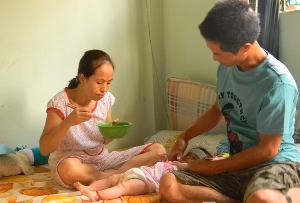 Gia đình anh Hậu-lái xe vụ tai nạn bia bị hôi của. Gia đình anh Hậu-lái xe vụ tai nạn bia bị hôi của