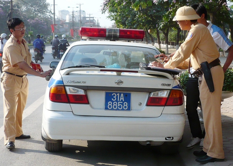 Năm tới CSGT Hà Nội phải tăng cường xử phạt để đạt mức khoán 500 tỷ đồng. Ảnh: Trọng Đảng