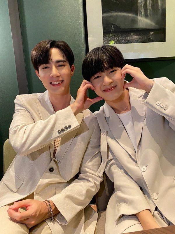 Ngoài Việt Nam, cặp đôi cũng sẽ có fan meeting tại Hàn Quốc và Nhật Bản.