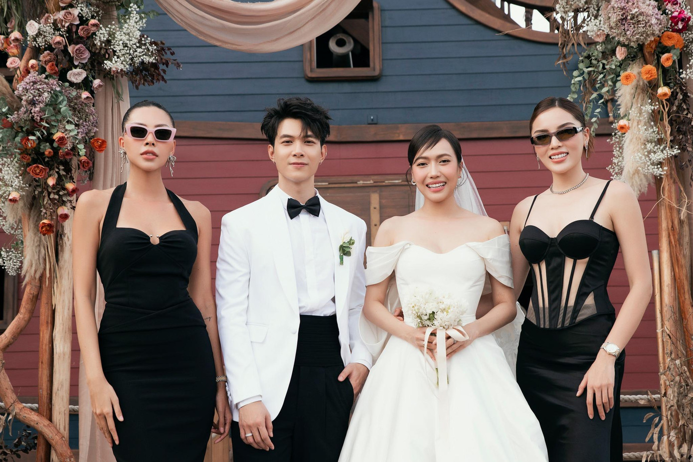 Kỳ Duyên - Minh Triệu. Kỳ Duyên - Minh Triệu.