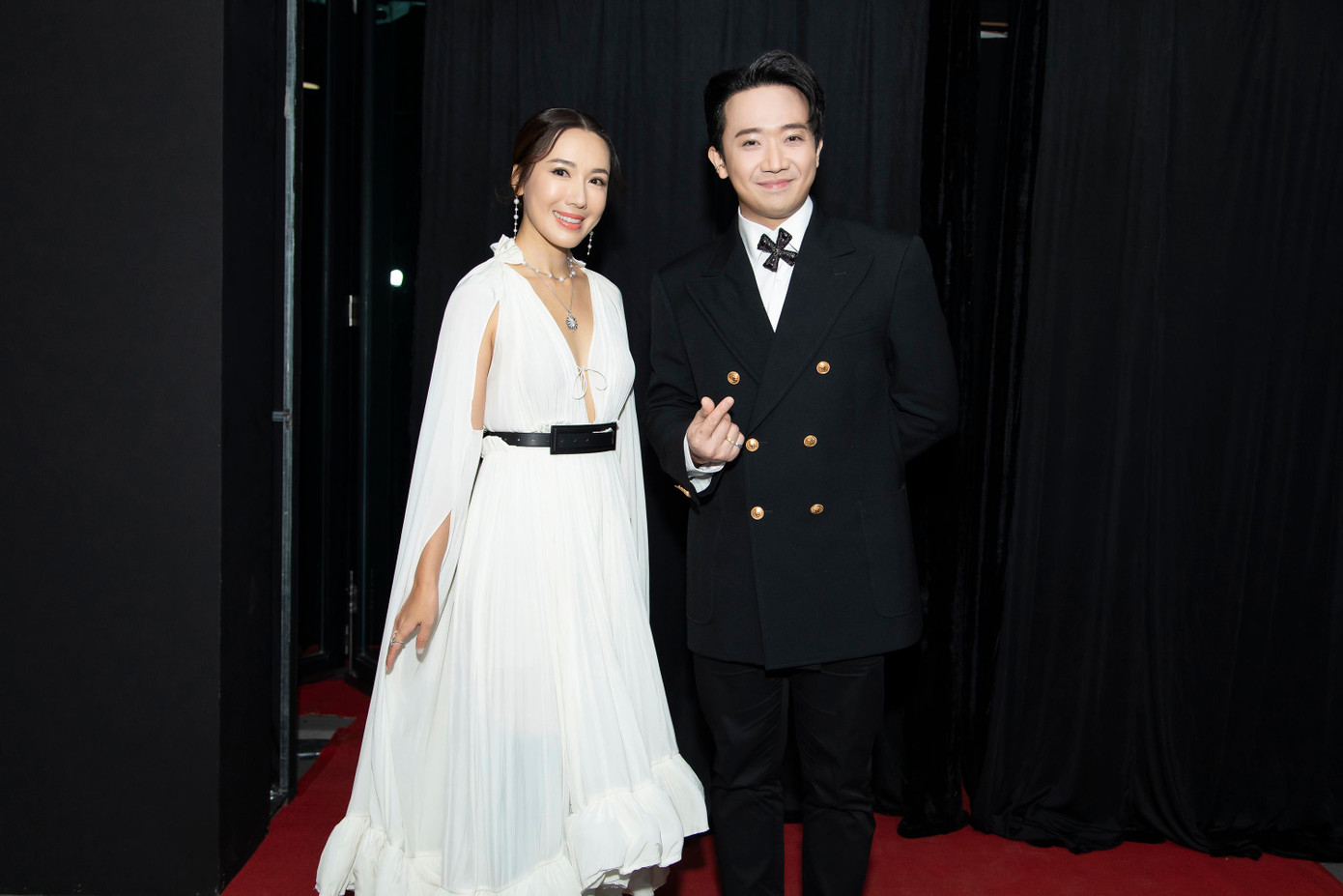 Trấn Thành và diễn viên Lý Thi Hoa.