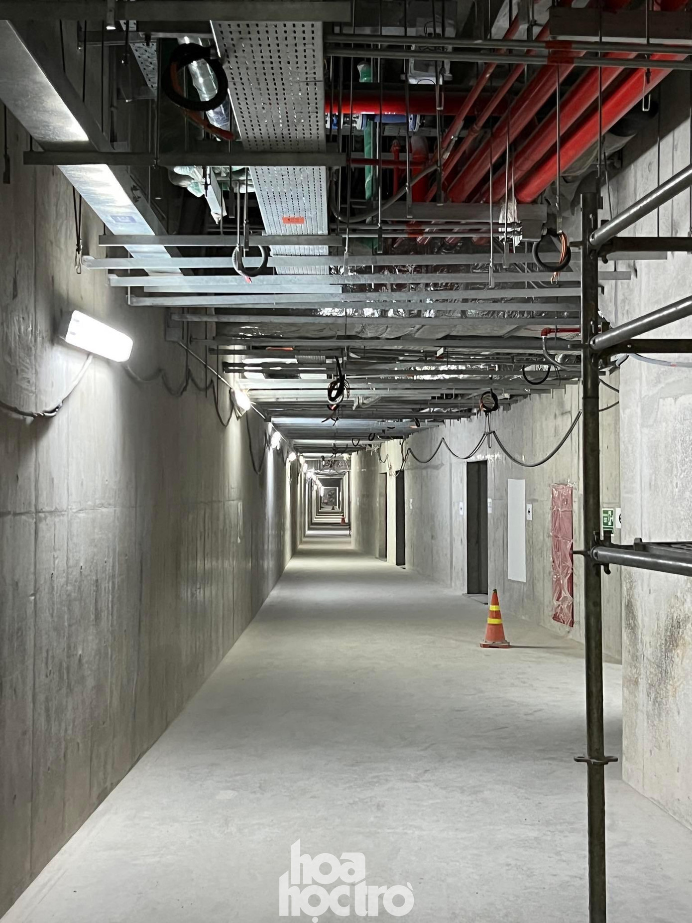 Không gian bên trong Ga trung tâm Bến Thành khá rộng rãi và được thiết kế hiện đại