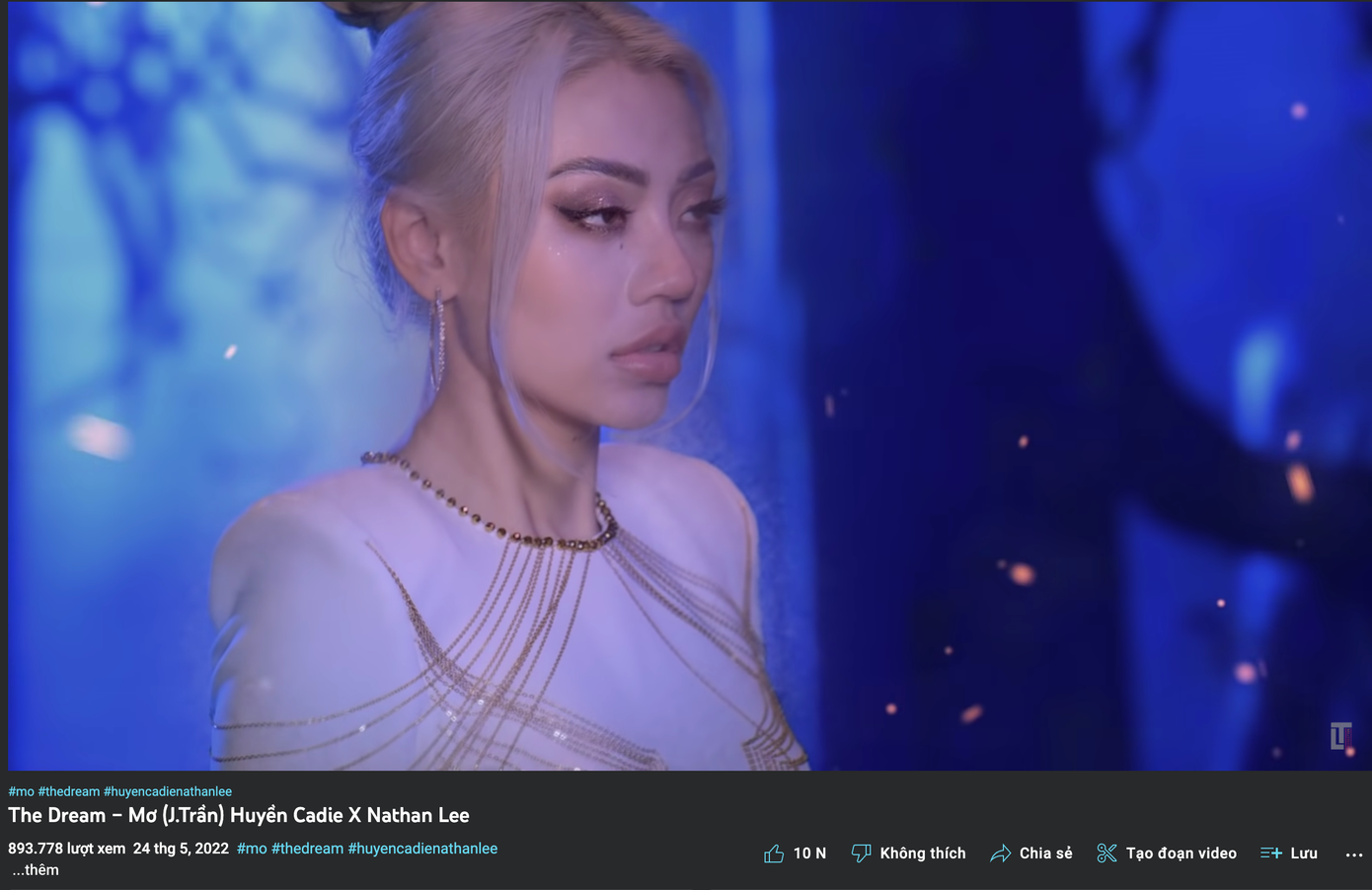 MV nhanh chóng tiến đến cột mốc 1 triệu view chỉ sau 12 giờ phát hành. MV nhanh chóng tiến đến cột mốc 1 triệu view chỉ sau 12 giờ phát hành.