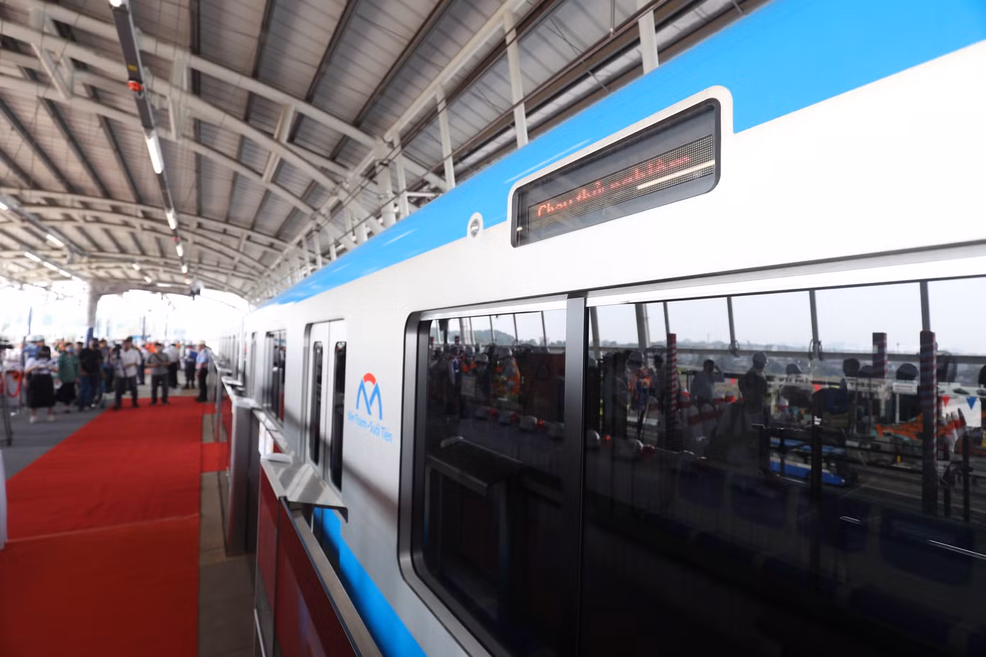Khu vực nhà ga trên cao hiện đại và khang trang. Ảnh: HCMC Metro.