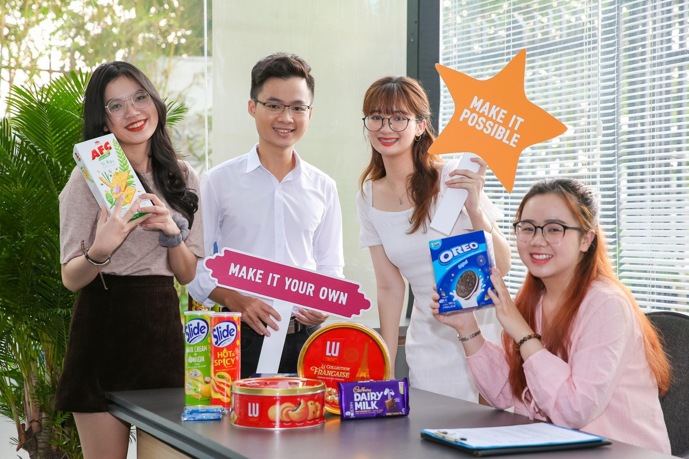 Các thành viên của đội chiến thắng sẽ có cơ hội được đặc cách tham gia vào các chương trình hướng nghiệp của tập đoàn Mondelēz International Các thành viên của đội chiến thắng sẽ có cơ hội được đặc cách tham gia vào các chương trình hướng nghiệp của tập đoàn Mondelēz International