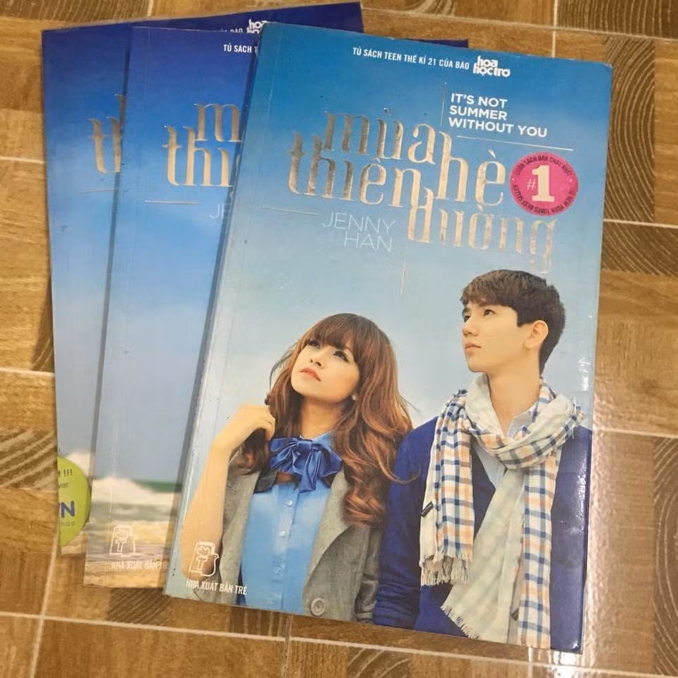 Bộ sách Mùa Hè Thiên Đường của tác giả Jenny Han được xuất bản ở Việt Nam, nằm trong Tủ sách teen thế kỷ 21 của báo Hoa Học Trò. Bộ sách Mùa Hè Thiên Đường của tác giả Jenny Han được xuất bản ở Việt Nam, nằm trong Tủ sách teen thế kỷ 21 của báo Hoa Học Trò.