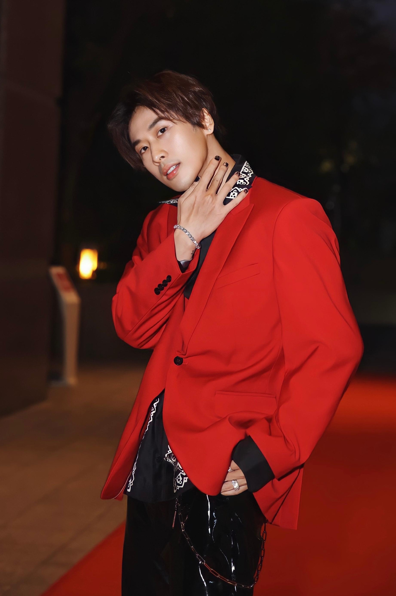 Tuấn Trần thay đổi đáng kể về phong cách kể từ sau thành công của "Bố Già"