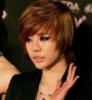 Dịu dàng với xanh nước biển Bí ẩn với ánh tím Phá cách với xanh lá cây Phong cách với mầu đồng Chút xoăn nghịch ngợm Tone hạt dẻ an toàn