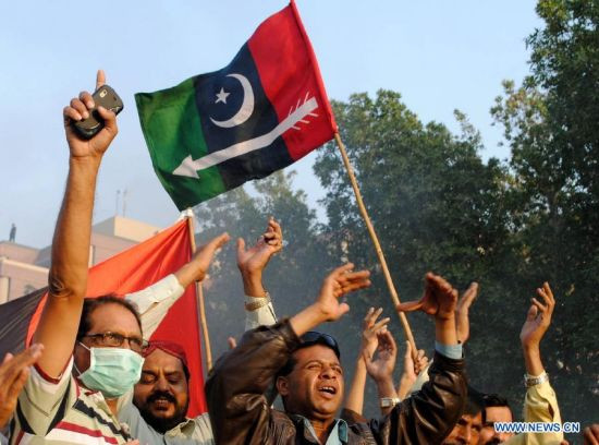 Người dân Karachi kêu gọi Tòa án tối cao Pakistan thả thủ tướng 